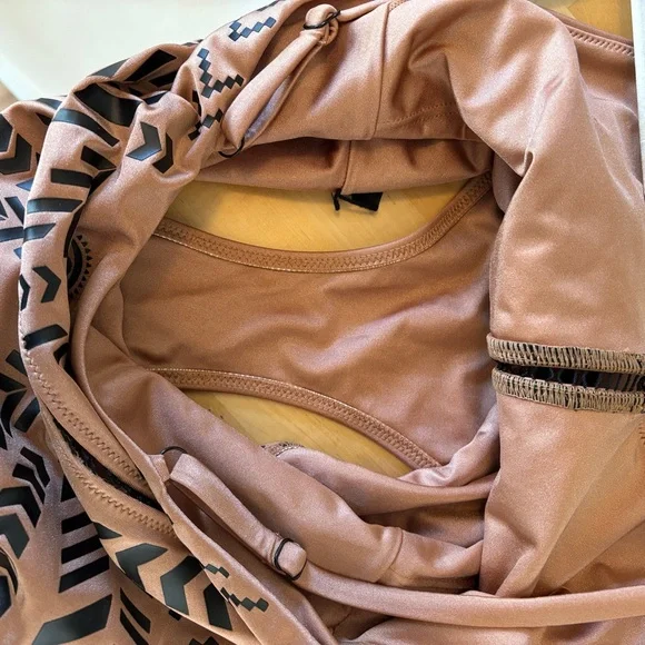 Biliblond Kim One Piece Swimsuit Gold Black XL Straps Cheeky - Picture 14 of 16